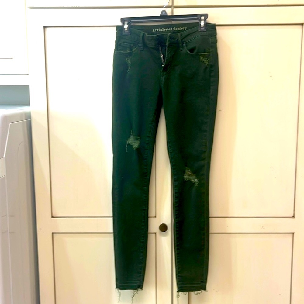 Articles of Society raw hem skinny ankle jeans in olive green size 25